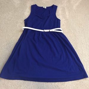 Dress with belt